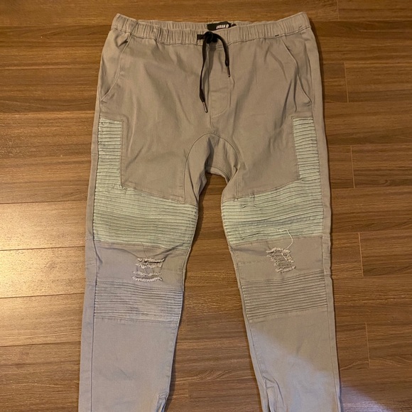 Men’s relaxed fit casual pants - Picture 2 of 2